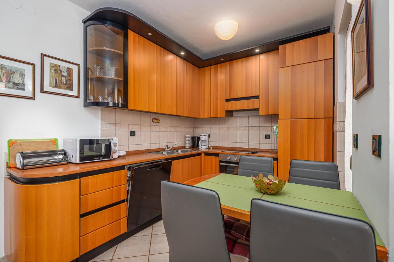 Sea View Apartment - Roberto Porec Bagian luar foto