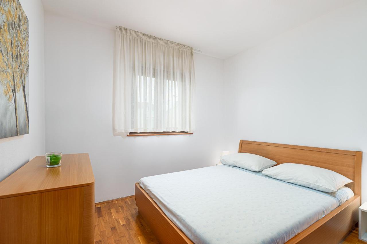 Sea View Apartment - Roberto Porec Bagian luar foto